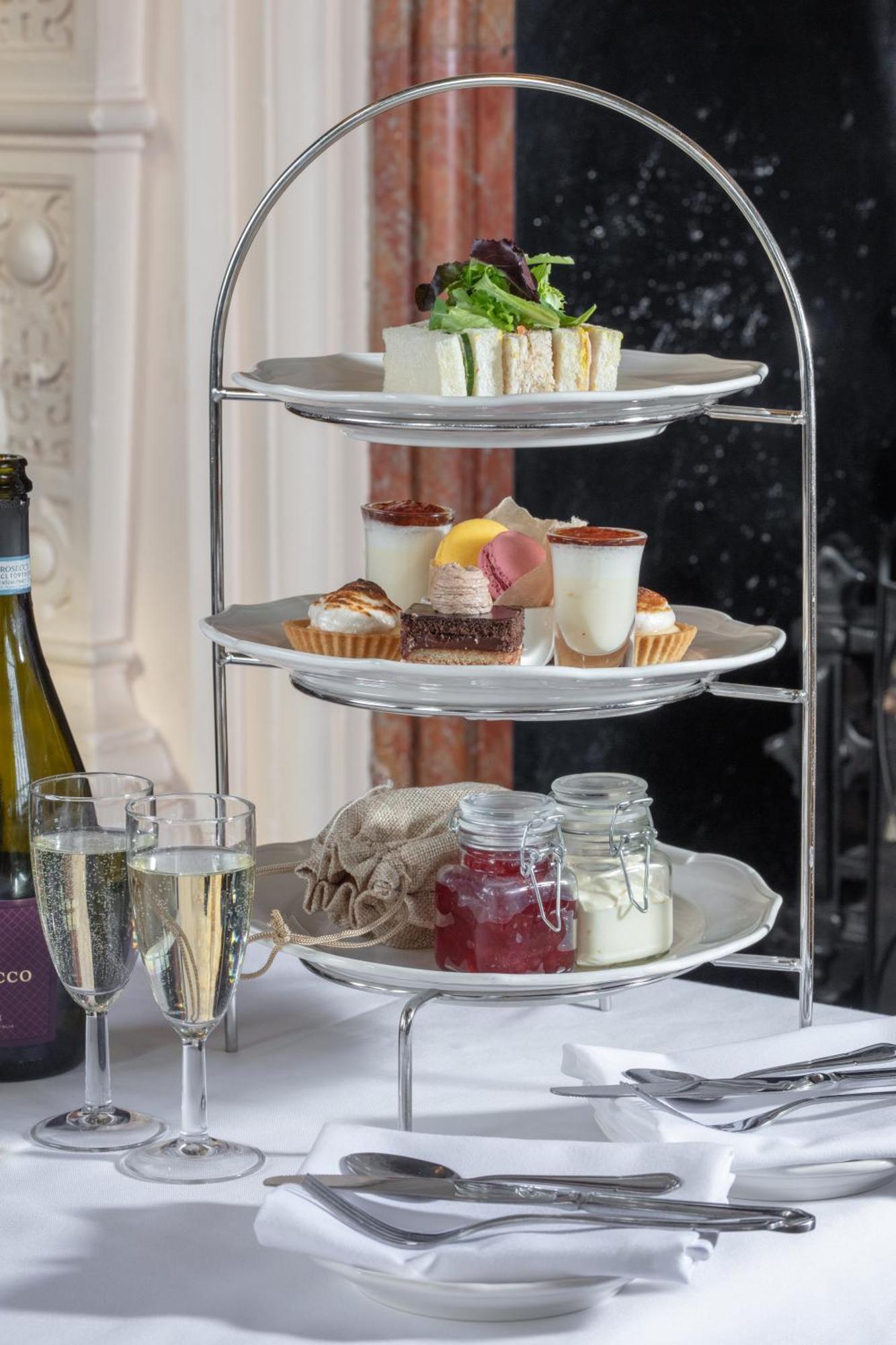 Crewe Hall Hotel & Spa - Cheshire 외부 사진