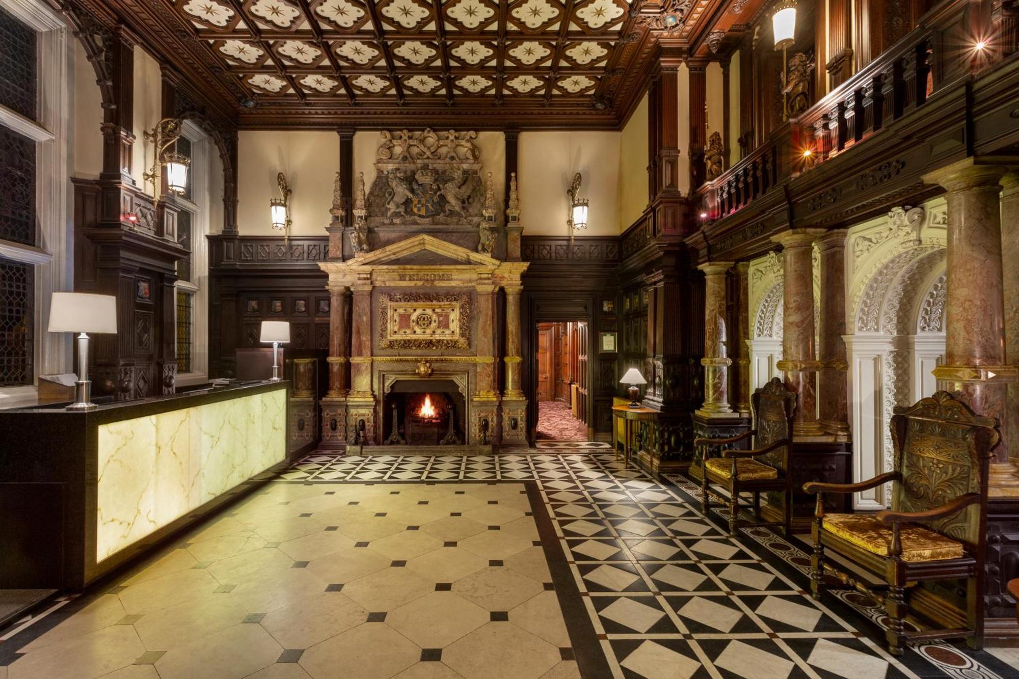 Crewe Hall Hotel & Spa - Cheshire 외부 사진